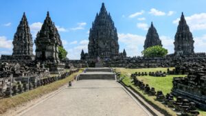 keindahan dan kekayaan Candi Prambanan