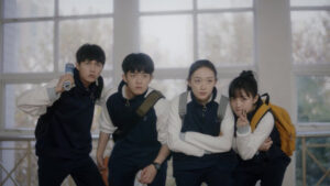 Drama sekolah China: Lovely Us