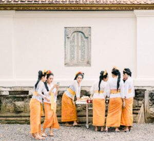 baju adat Bali