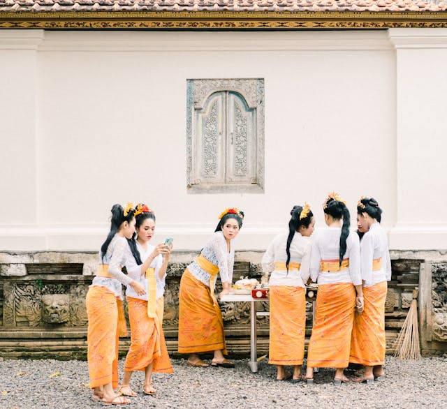 baju adat Bali